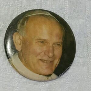 Strange & unusual vintage button pin featuring JP II